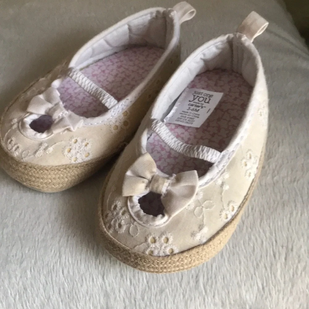 Adorable Baby Girl Bow Eyelet shoes